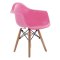 Стул-кресло с подлокотниками розовый eames (арт 29404)