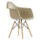 Полукресло с подлокотниками бежевое пластиковое eames (арт 10155)